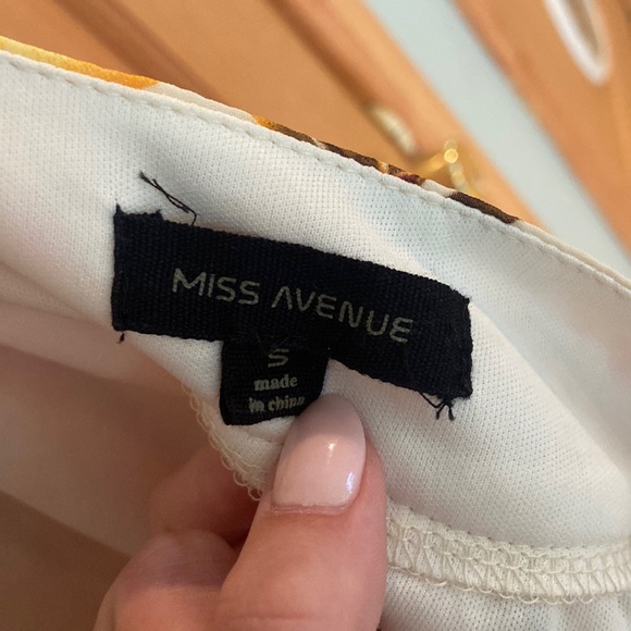 Miss Avenue Ivory Floral Tropical Maxi Dress - Size Small - Picture 9 of 11